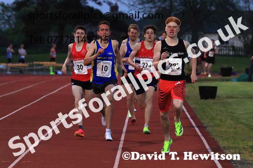 The 1500 metres, 2025 NEGP No. 1, Monkton Stadium, Jarrow. Photo: David T. Hewitson/Sports for All Pics